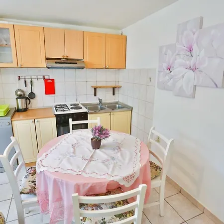Apartman Dijana Apartamento *